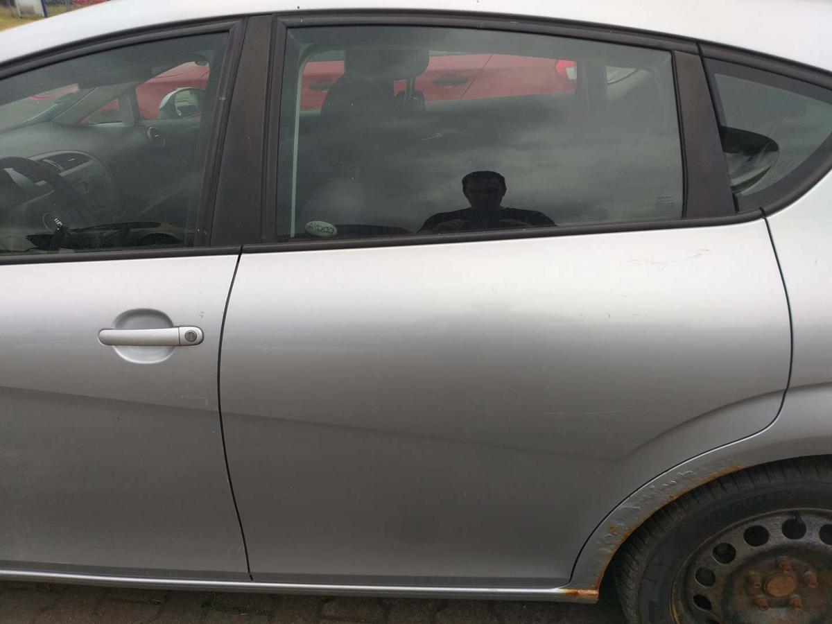Seat Leon 1P original Tür hinten links LS7Y Lunasilber Rohbau Bj.2005